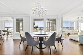Luxury Waterfront Holiday Home